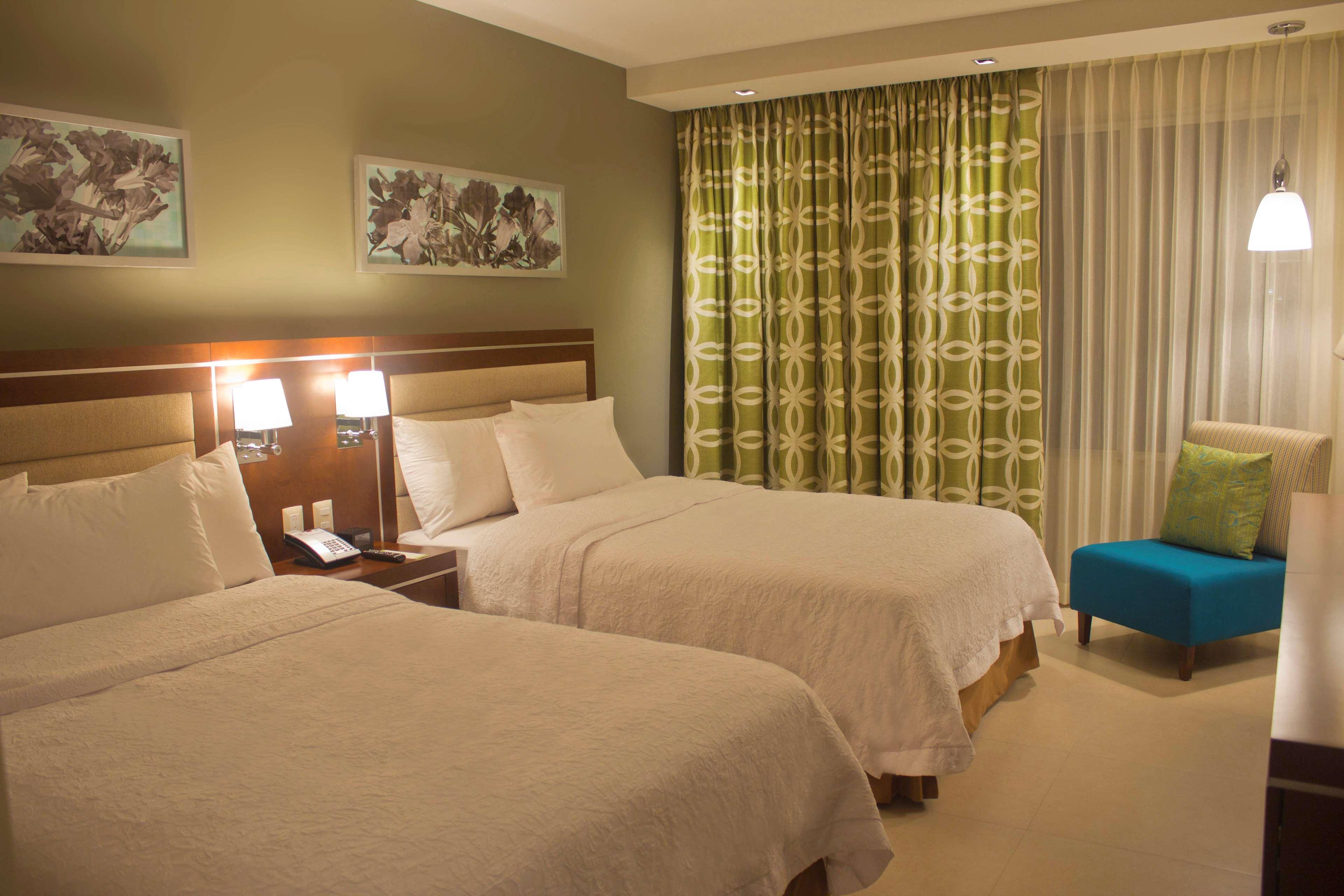 Hampton Inn By Hilton Merida Ngoại thất bức ảnh