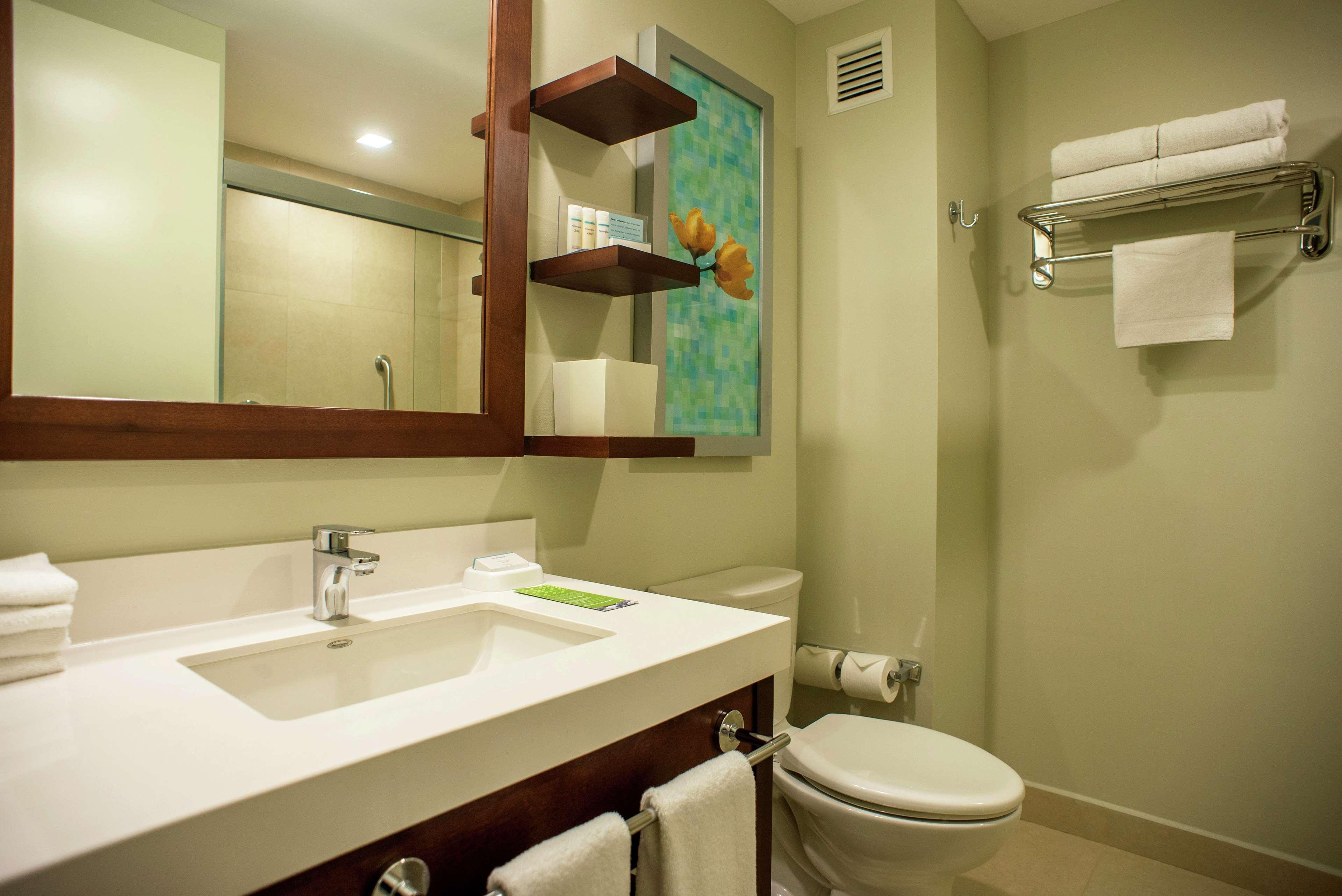 Hampton Inn By Hilton Merida Ngoại thất bức ảnh