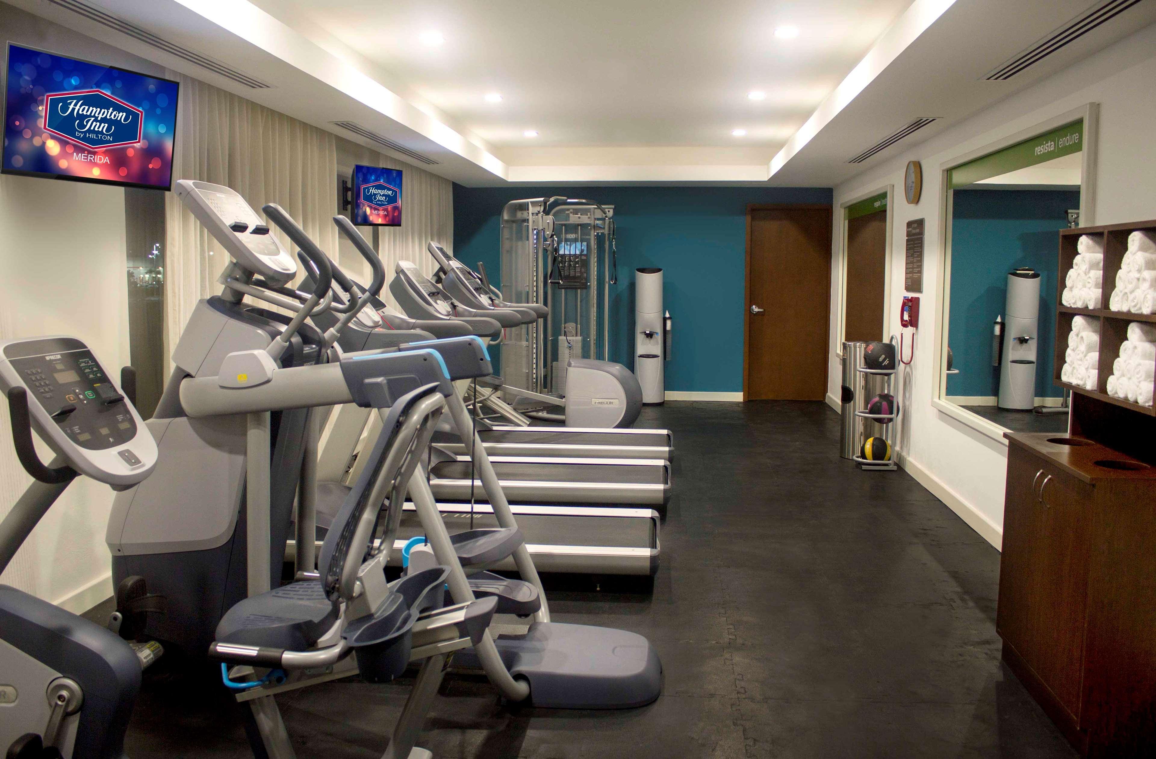 Hampton Inn By Hilton Merida Ngoại thất bức ảnh