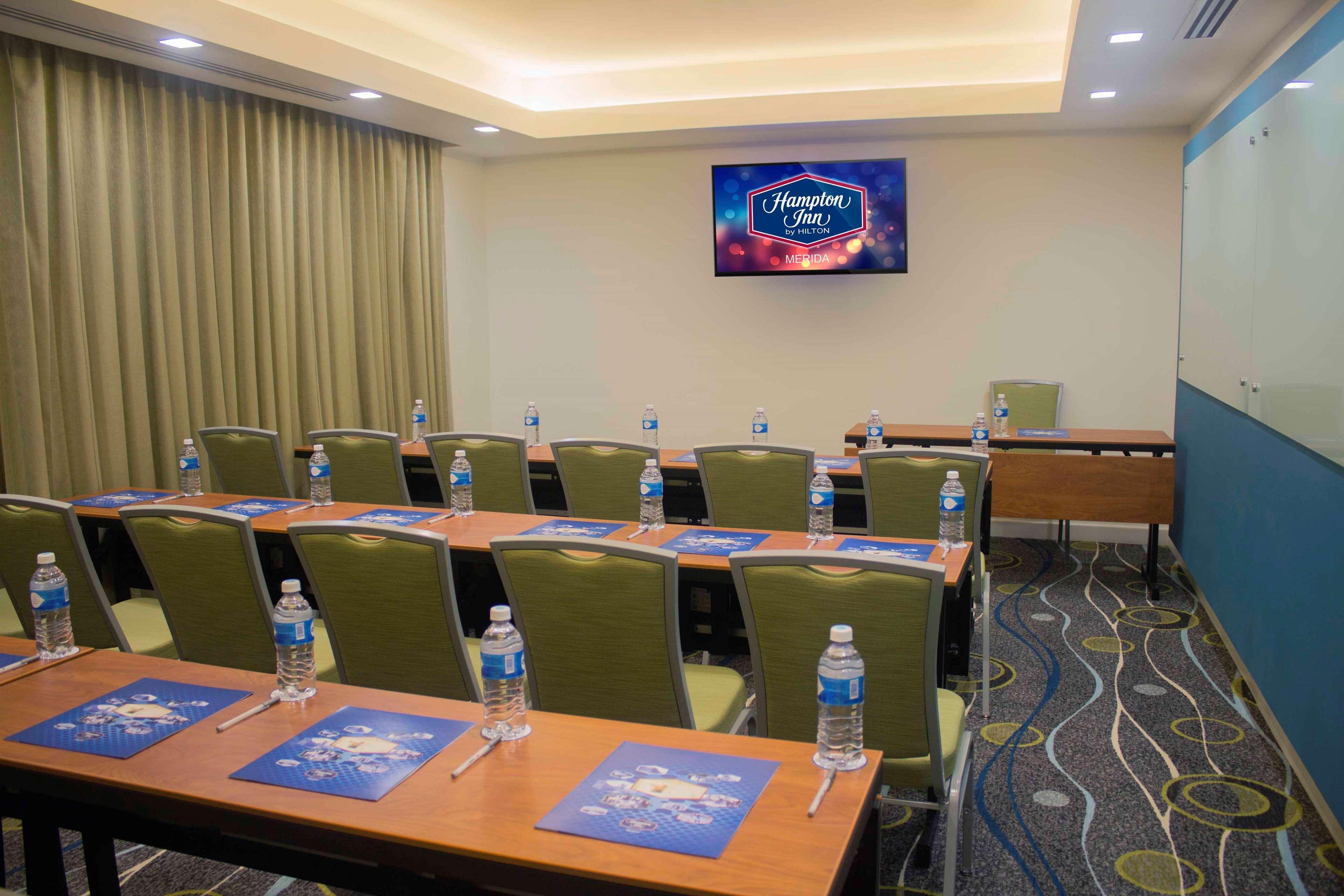 Hampton Inn By Hilton Merida Ngoại thất bức ảnh