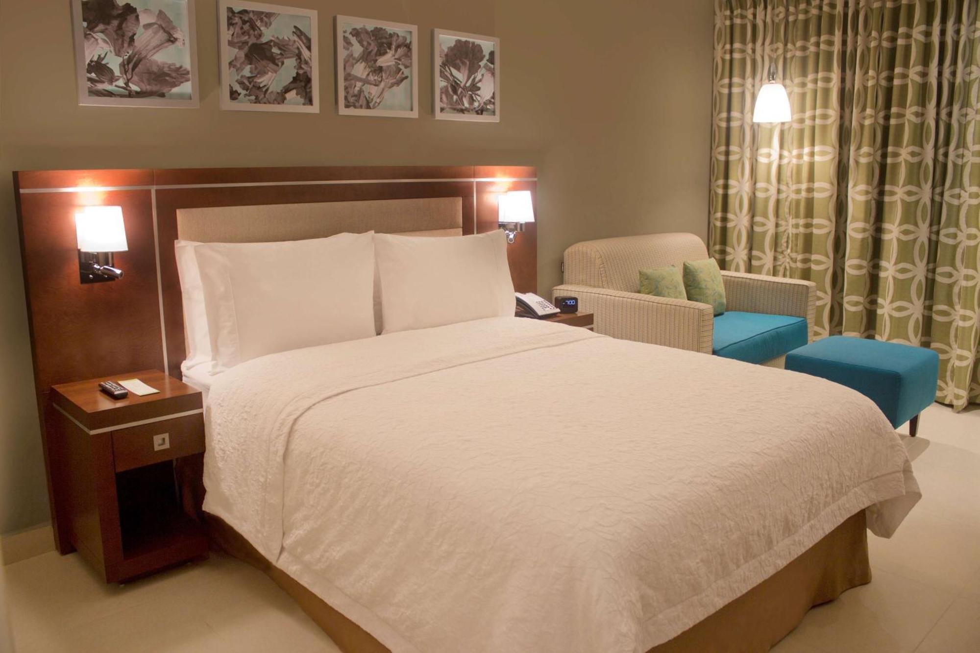 Hampton Inn By Hilton Merida Ngoại thất bức ảnh