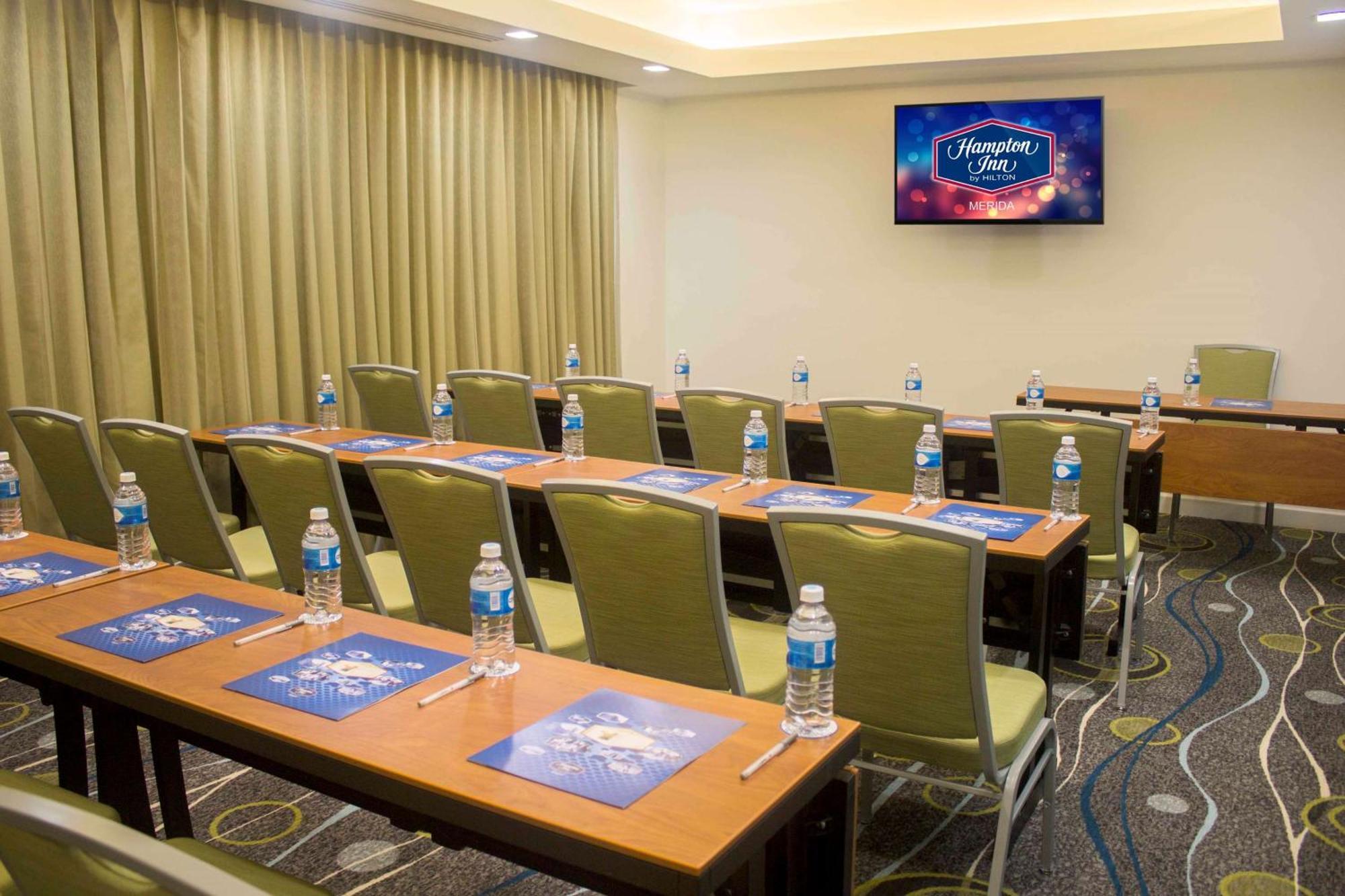 Hampton Inn By Hilton Merida Ngoại thất bức ảnh