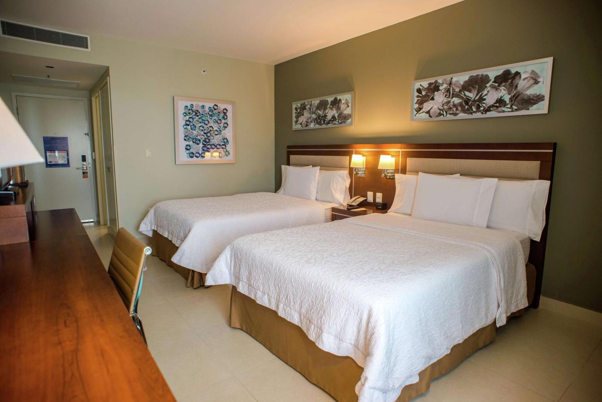 Hampton Inn By Hilton Merida Ngoại thất bức ảnh