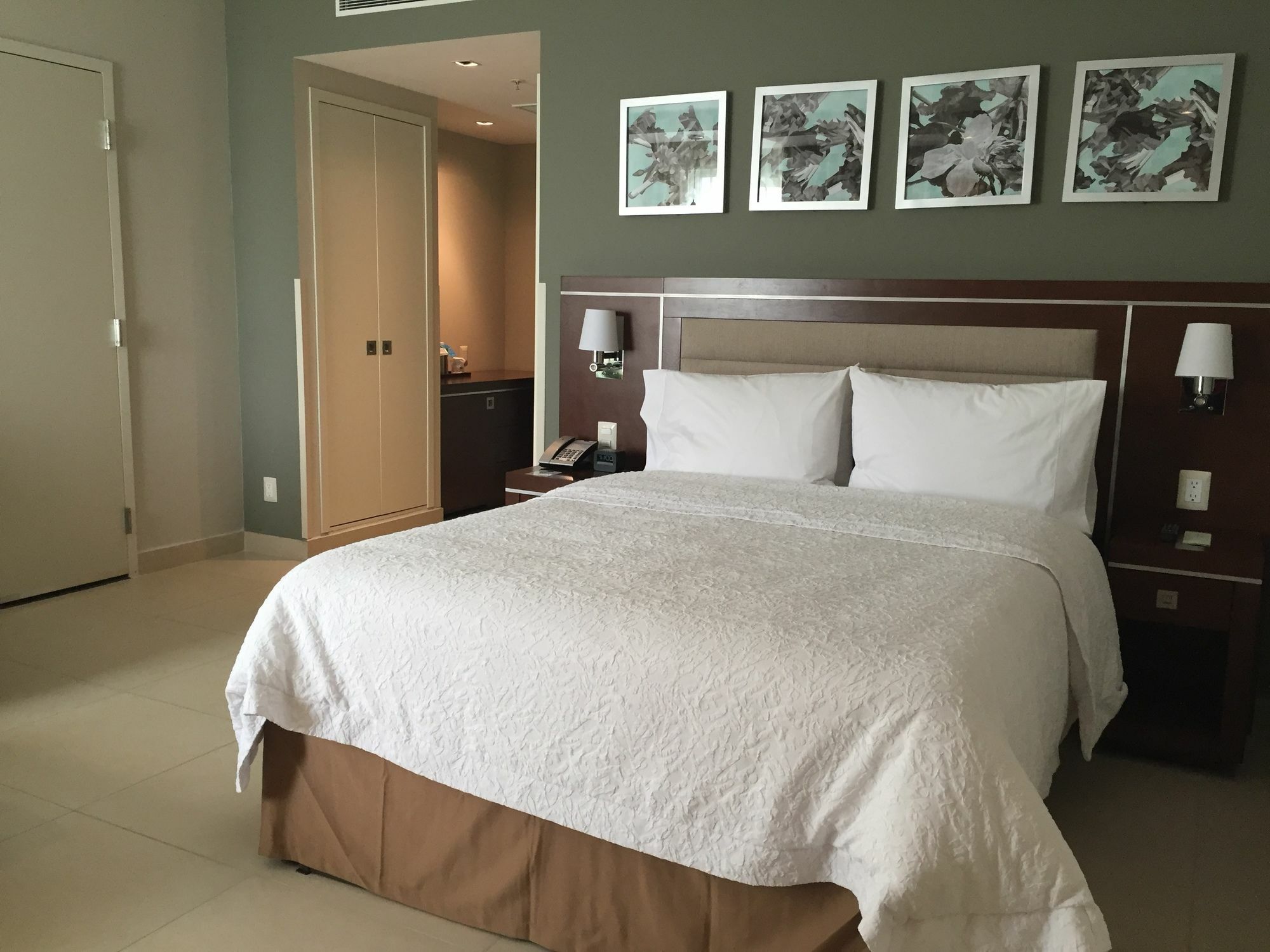 Hampton Inn By Hilton Merida Ngoại thất bức ảnh