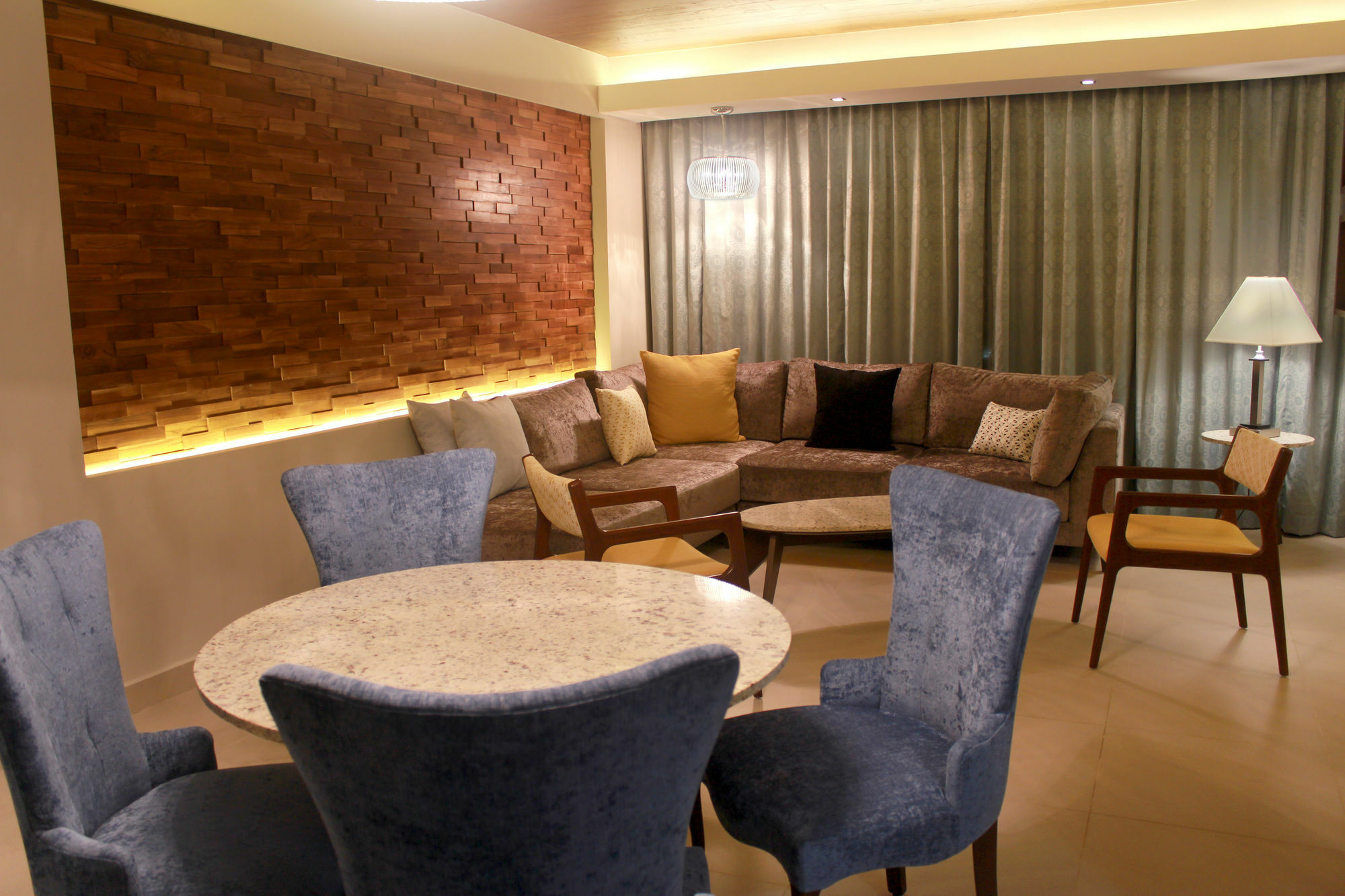 Hampton Inn By Hilton Merida Ngoại thất bức ảnh